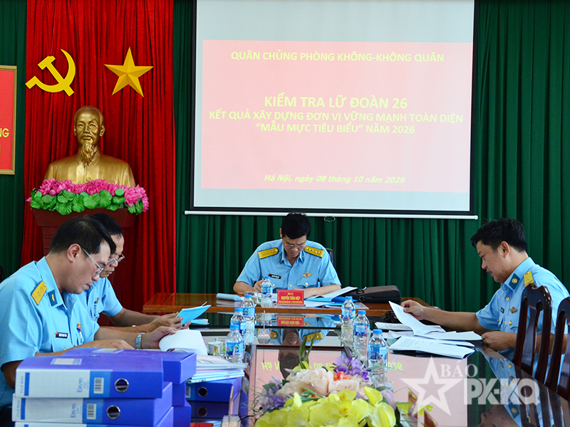 Qu&acirc;n chủng Ph&ograve;ng kh&ocirc;ng-Kh&ocirc;ng qu&acirc;n kiểm tra kết quả x&acirc;y dựng đơn vị vững mạnh to&agrave;n diện &ldquo;mẫu mực, ti&ecirc;u biểu&rdquo; năm 2026 tại Lữ đo&agrave;n 26