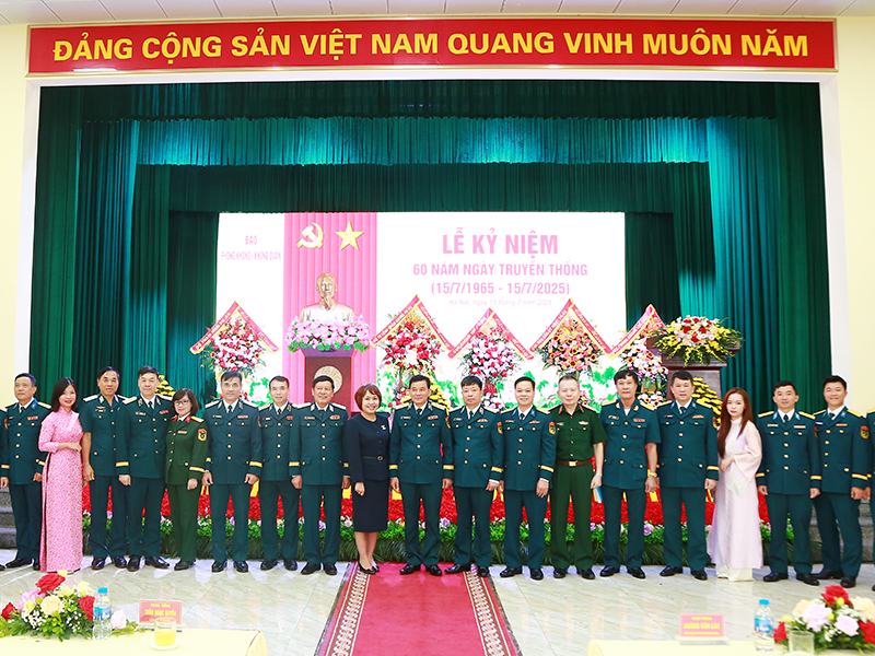 Một thập kỷ đổi mới v&agrave; ph&aacute;t triển