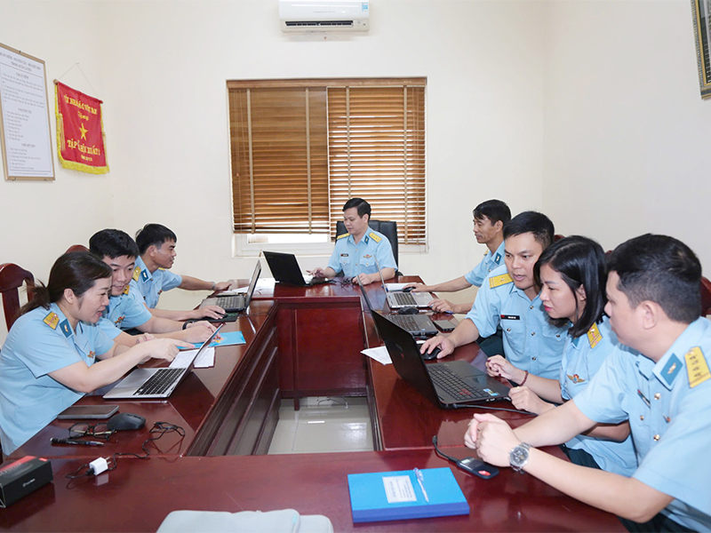 Một thập kỷ đổi mới v&agrave; ph&aacute;t triển