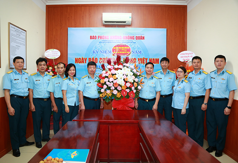 Một thập kỷ đổi mới v&agrave; ph&aacute;t triển
