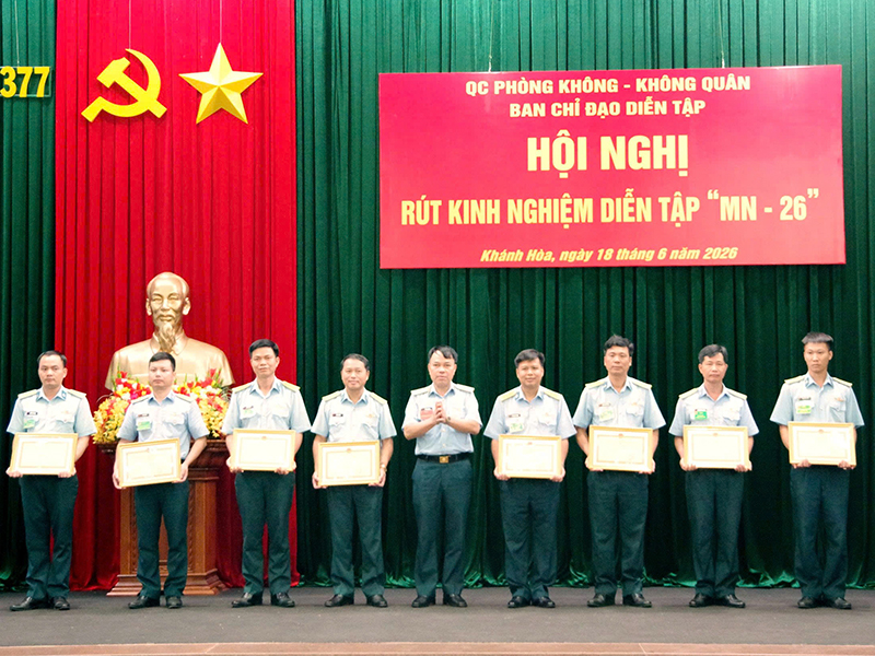 Qu&acirc;n chủng Ph&ograve;ng kh&ocirc;ng-Kh&ocirc;ng qu&acirc;n tổ chức th&agrave;nh c&ocirc;ng Diễn tập MN-26
