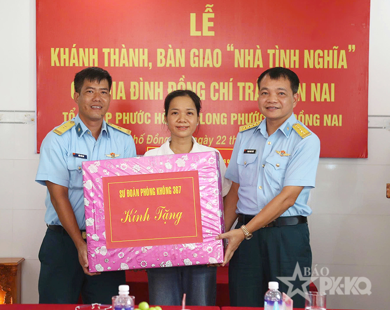 Quân chủng Phòng không - Không quân khánh thành, bàn giao “Nhà tình nghĩa” tặng gia đình Thiếu tá Trần Văn Nai