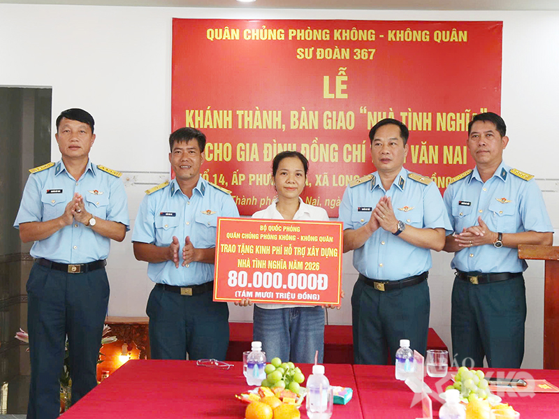 Quân chủng Phòng không - Không quân khánh thành, bàn giao “Nhà tình nghĩa” tặng gia đình Thiếu tá Trần Văn Nai