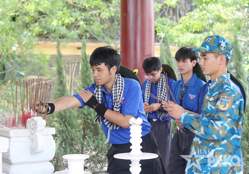 C&aacute;c đơn vị thuộc Sư đo&agrave;n 375 tổ chức nhiều hoạt động &ldquo;Đền ơn đ&aacute;p nghĩa&rdquo;
