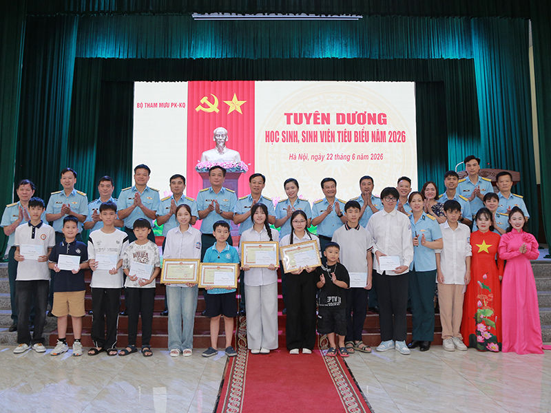 Chăm lo thế hệ trẻ, x&acirc;y dựng hậu phương vững chắc
