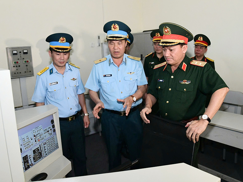 Định hướng nghi&ecirc;n cứu, l&agrave;m chủ c&ocirc;ng nghệ h&agrave;ng kh&ocirc;ng hiện đại