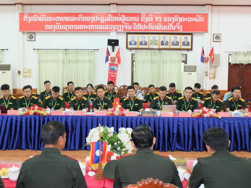 Sĩ quan trẻ Việt Nam - L&agrave;o: Chia sẻ kinh nghiệm cơ sở, tiếp nối mạch nguồn lịch sử