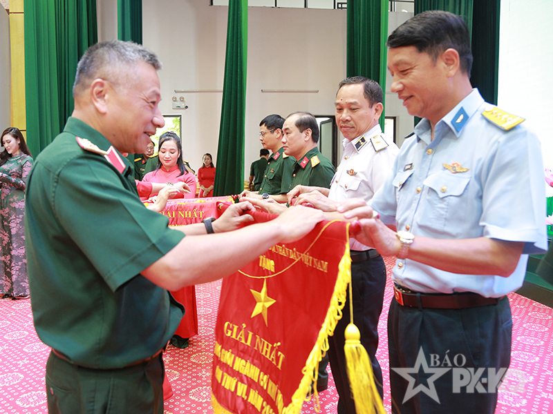 Qu&acirc;n chủng Ph&ograve;ng kh&ocirc;ng-Kh&ocirc;ng qu&acirc;n đạt giải nhất to&agrave;n đo&agrave;n v&agrave; 4 &ldquo;b&agrave;n tay v&agrave;ng&rdquo; tại Hội thi thợ giỏi ng&agrave;nh cơ kh&iacute; to&agrave;n qu&acirc;n lần thứ VI năm 2026