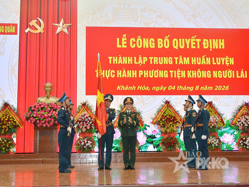 Trường Sĩ quan Kh&ocirc;ng qu&acirc;n c&ocirc;ng bố th&agrave;nh lập Trung t&acirc;m Huấn luyện thực h&agrave;nh phương tiện kh&ocirc;ng người l&aacute;i
