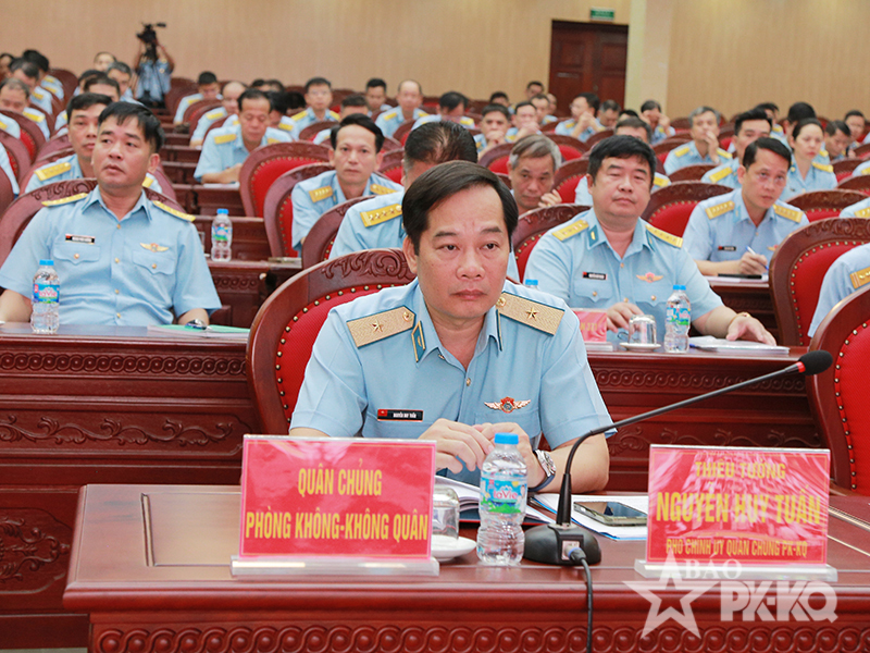 Thường vụ Đảng ủy Qu&acirc;n chủng Ph&ograve;ng kh&ocirc;ng-Kh&ocirc;ng qu&acirc;n tham gia Hội nghị to&agrave;n quốc nghi&ecirc;n cứu, học tập, qu&aacute;n triệt v&agrave; triển khai thực hiện Nghị quyết Hội nghị lần thứ tư, BCH Trung ương kh&oacute;a XIV