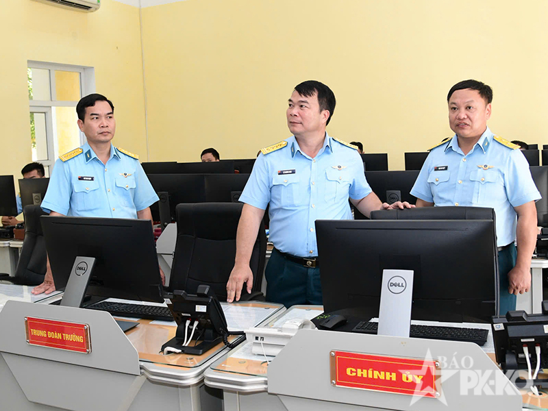 Qu&acirc;n chủng Ph&ograve;ng kh&ocirc;ng-Kh&ocirc;ng qu&acirc;n kiểm tra kết quả x&acirc;y dựng đơn vị vững mạnh to&agrave;n diện &ldquo;mẫu mực, ti&ecirc;u biểu&rdquo; năm 2026 tại Trung đo&agrave;n 923
