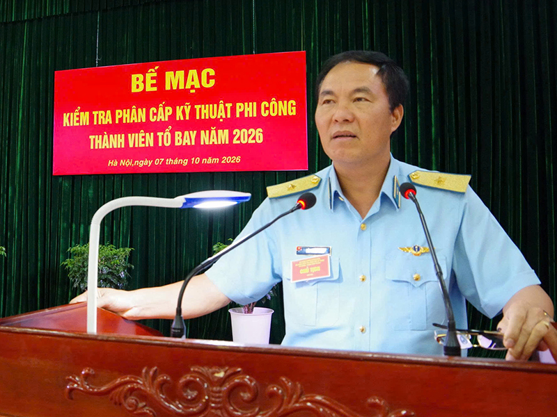Quân chủng Phòng không-Không quân kiểm tra phân cấp kỹ thuật phi công, thành viên tổ bay tại Lữ đoàn 918