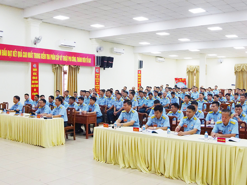 Quân chủng Phòng không-Không quân kiểm tra phân cấp kỹ thuật phi công, thành viên tổ bay tại Lữ đoàn 918