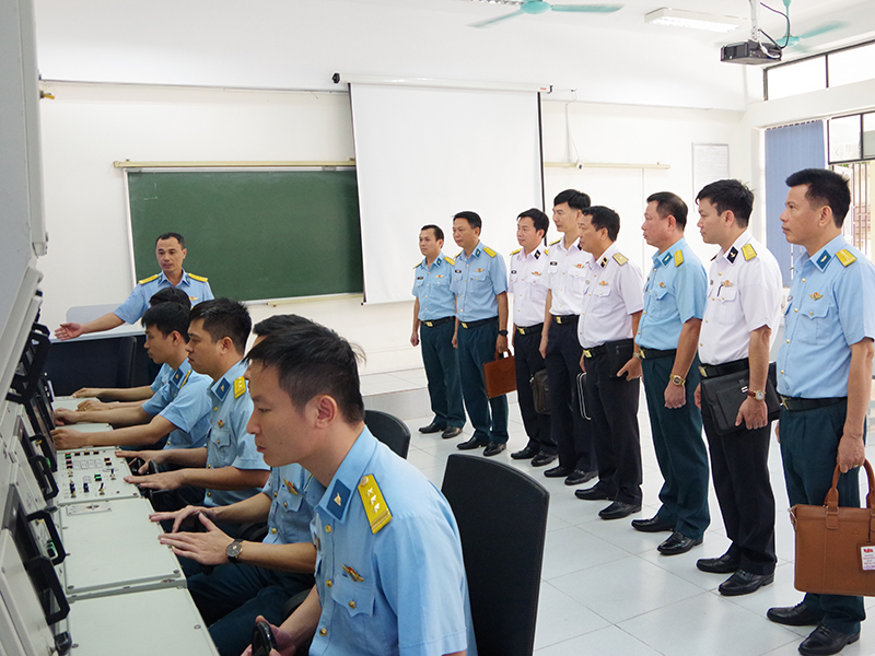 Học viện Phòng không-Không quân và Học viện Hải quân trao đổi kinh nghiệm giáo dục, đào tạo, nghiên cứu khoa học