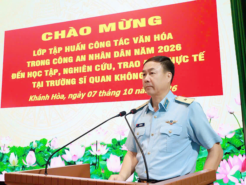 Lớp tập huấn c&ocirc;ng t&aacute;c văn h&oacute;a trong C&ocirc;ng an nh&acirc;n d&acirc;n tham quan thực tế tại Trường Sĩ quan Kh&ocirc;ng qu&acirc;n