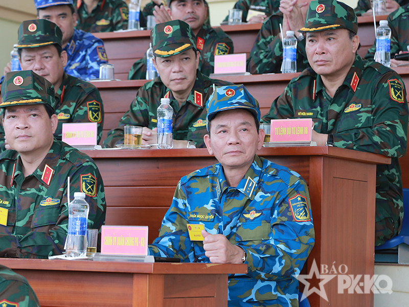 Qu&acirc;n chủng Ph&ograve;ng kh&ocirc;ng-Kh&ocirc;ng qu&acirc;n ho&agrave;n th&agrave;nh tốt nhiệm vụ Diễn tập thực binh bắn đạn thật do Qu&acirc;n khu 4 tổ chức