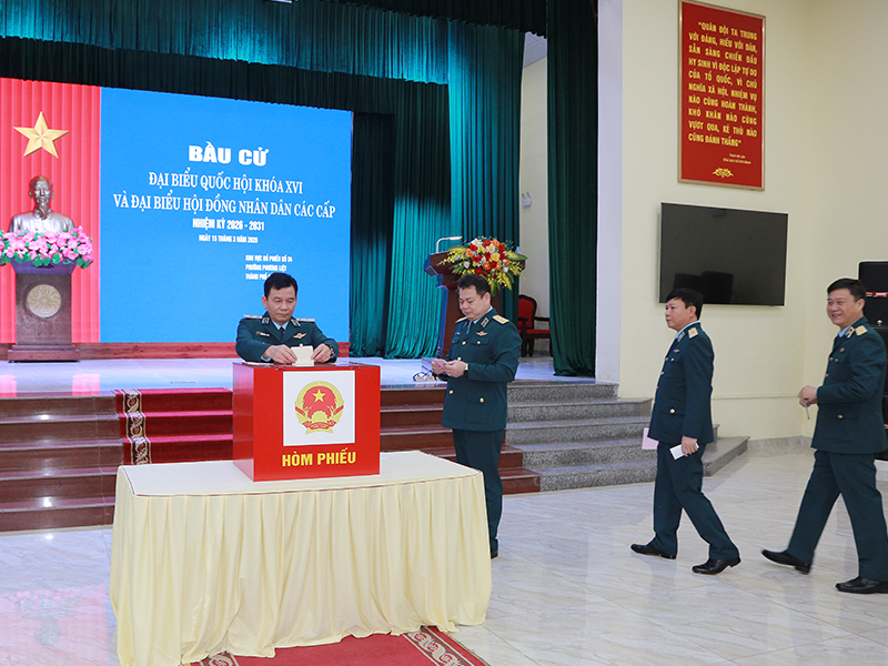 Cử tri Qu&acirc;n chủng Ph&ograve;ng kh&ocirc;ng - Kh&ocirc;ng qu&acirc;n tham gia bầu cử đại biểu Quốc hội kh&oacute;a XVI v&agrave; đại biểu Hội đồng nh&acirc;n d&acirc;n c&aacute;c cấp nhiệm kỳ 2026-2031