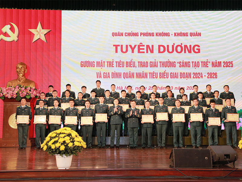 Qu&acirc;n chủng Ph&ograve;ng kh&ocirc;ng-Kh&ocirc;ng qu&acirc;n Tuy&ecirc;n dương Gương mặt trẻ ti&ecirc;u biểu, trao Giải thưởng &ldquo;S&aacute;ng tạo trẻ&rdquo; năm 2025; biểu dương gia đ&igrave;nh qu&acirc;n nh&acirc;n ti&ecirc;u biểu giai đoạn 2024-2026