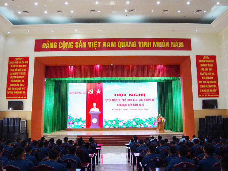 Trường Sĩ quan Kh&ocirc;ng qu&acirc;n tổ chức tuy&ecirc;n truyền, phổ biến, gi&aacute;o dục ph&aacute;p luật cho học vi&ecirc;n năm 2026