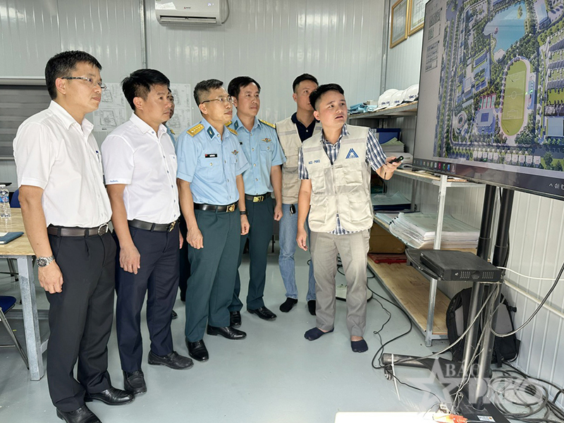L&iacute;nh thợ ACC g&oacute;p sức dựng x&acirc;y c&ocirc;ng tr&igrave;nh gi&aacute;o dục hiện đại