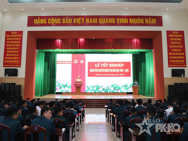 Trường Sĩ quan Kh&ocirc;ng qu&acirc;n tổ chức Lễ tốt nghiệp nh&acirc;n vi&ecirc;n kỹ thuật h&agrave;ng kh&ocirc;ng năm học 2025-2026