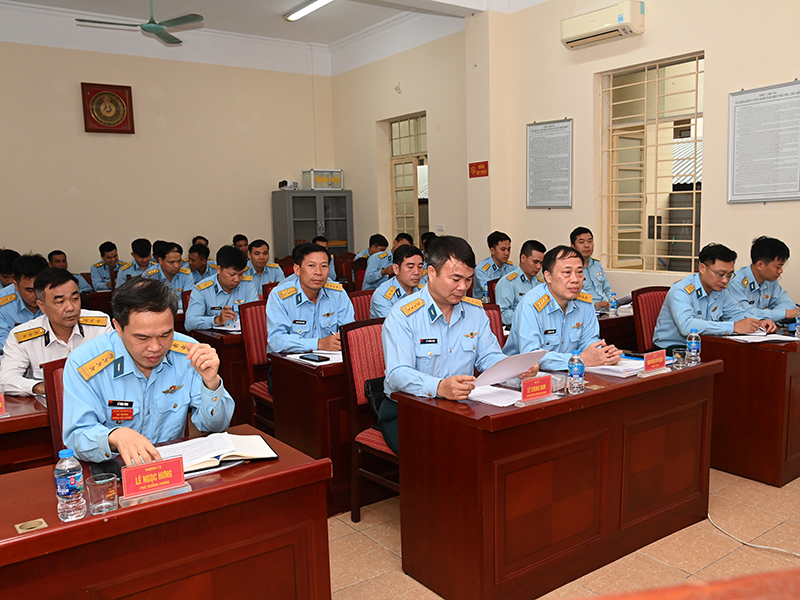 Bộ Tham mưu Qu&acirc;n chủng Ph&ograve;ng kh&ocirc;ng-Kh&ocirc;ng qu&acirc;n tập huấn ng&agrave;nh Dẫn đường năm 2026