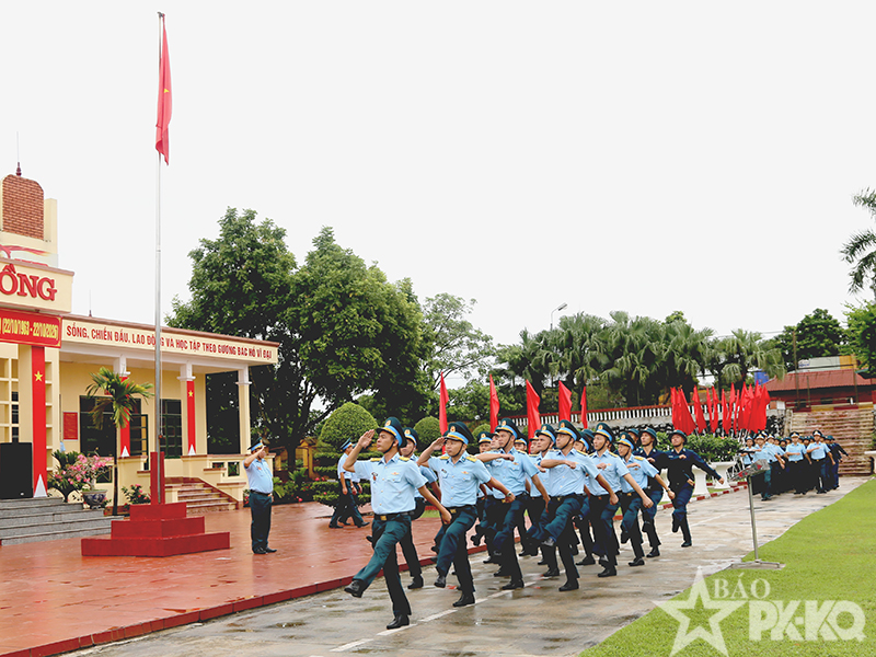 Qu&acirc;n chủng Ph&ograve;ng kh&ocirc;ng-Kh&ocirc;ng qu&acirc;n kiểm tra kết quả x&acirc;y dựng đơn vị vững mạnh to&agrave;n diện &ldquo;mẫu mực, ti&ecirc;u biểu&rdquo; năm 2026 tại Sư đo&agrave;n 365 v&agrave; Trung đo&agrave;n 228, Trung đo&agrave;n 284