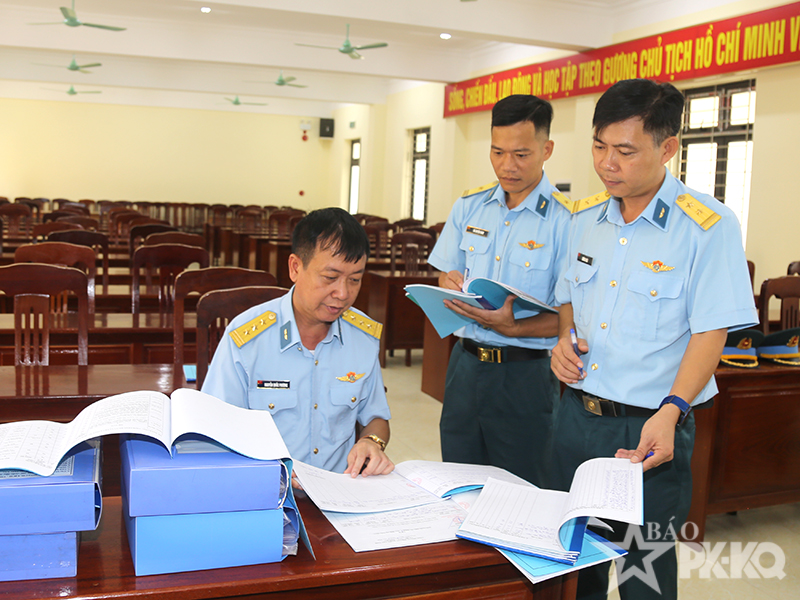 Qu&acirc;n chủng Ph&ograve;ng kh&ocirc;ng-Kh&ocirc;ng qu&acirc;n kiểm tra kết quả x&acirc;y dựng đơn vị vững mạnh to&agrave;n diện &ldquo;mẫu mực, ti&ecirc;u biểu&rdquo; năm 2026 tại Kho K333