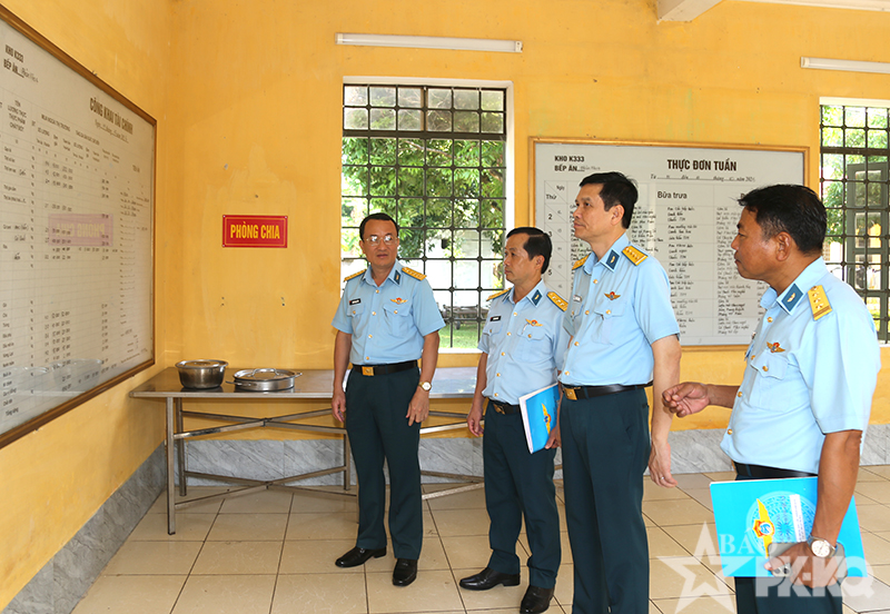Qu&acirc;n chủng Ph&ograve;ng kh&ocirc;ng-Kh&ocirc;ng qu&acirc;n kiểm tra kết quả x&acirc;y dựng đơn vị vững mạnh to&agrave;n diện &ldquo;mẫu mực, ti&ecirc;u biểu&rdquo; năm 2026 tại Kho K333