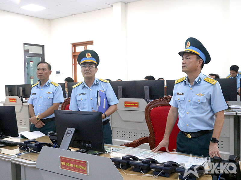 Qu&acirc;n chủng Ph&ograve;ng kh&ocirc;ng-Kh&ocirc;ng qu&acirc;n kiểm tra kết quả x&acirc;y dựng đơn vị vững mạnh to&agrave;n diện &ldquo;mẫu mực, ti&ecirc;u biểu&rdquo; năm 2026 tại Sư đo&agrave;n 363