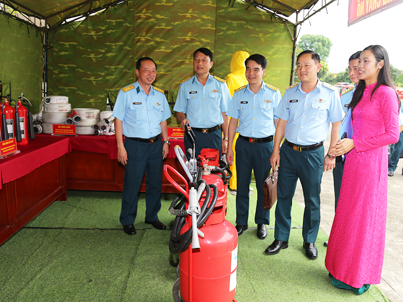 Qu&acirc;n chủng Ph&ograve;ng kh&ocirc;ng-Kh&ocirc;ng qu&acirc;n ph&aacute;t động hưởng ứng Th&aacute;ng h&agrave;nh động về an to&agrave;n, vệ sinh lao động v&agrave; Th&aacute;ng c&ocirc;ng nh&acirc;n năm 2026