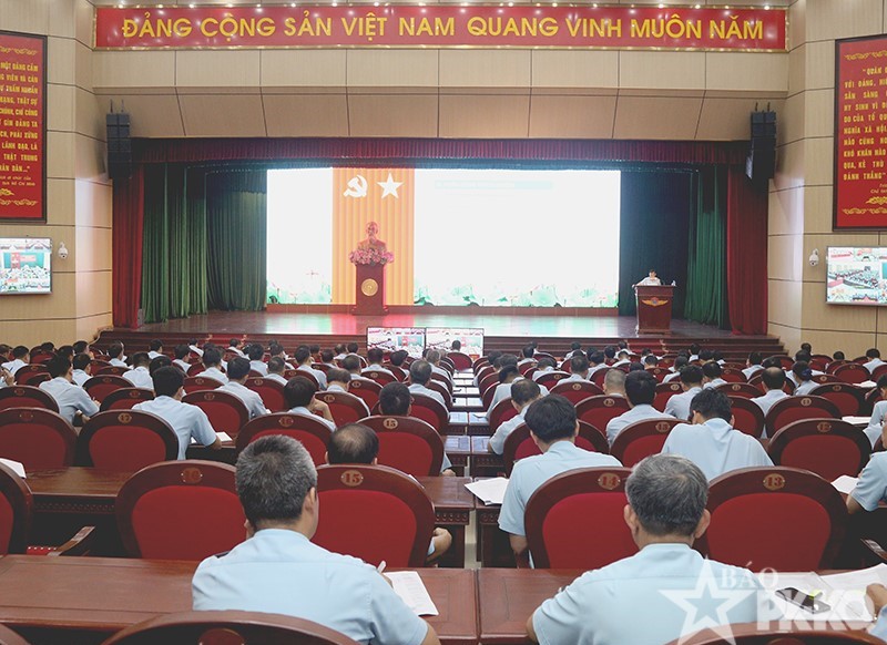 Đảng ủy Qu&acirc;n chủng Ph&ograve;ng kh&ocirc;ng-Kh&ocirc;ng qu&acirc;n tổ chức Hội nghị nghi&ecirc;n cứu, học tập, qu&aacute;n triệt v&agrave; triển khai thực hiện Nghị quyết Hội nghị lần thứ ba  Ban Chấp h&agrave;nh Trung ương Đảng kh&oacute;a XIV