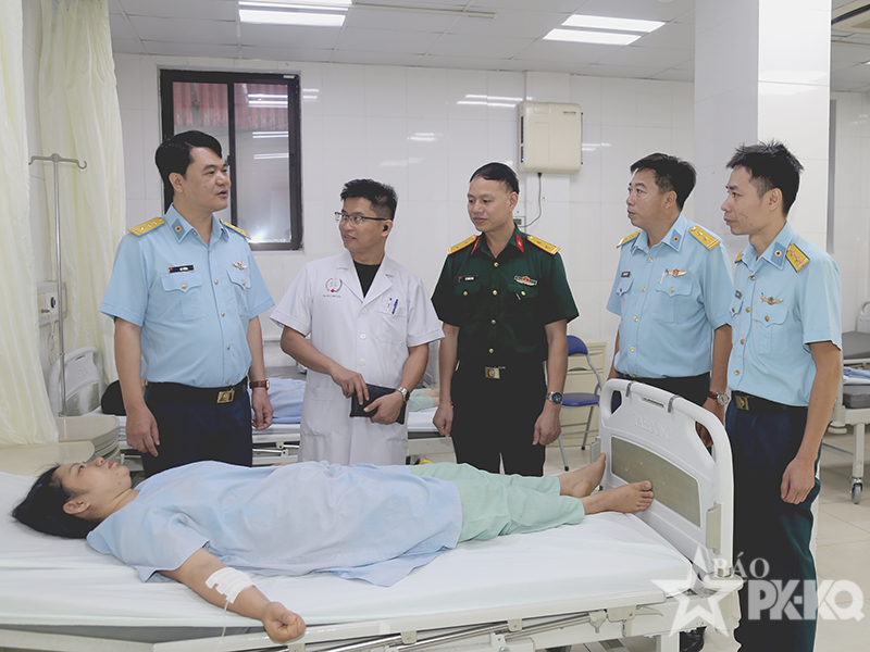 Viện Y học Ph&ograve;ng kh&ocirc;ng-Kh&ocirc;ng qu&acirc;n phối hợp hỗ trợ chuy&ecirc;n m&ocirc;n với Viện Y học ph&oacute;ng xạ v&agrave; Ung bướu Qu&acirc;n đội