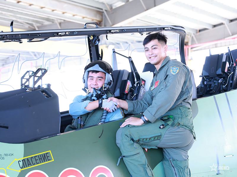TRUNG ĐO&Agrave;N 910 TỔ CHỨC THẢ BAY ĐƠN CHO 02 HỌC VI&Ecirc;N ĐẦU TI&Ecirc;N KH&Oacute;A 49 TR&Ecirc;N M&Aacute;Y BAY L-39NG