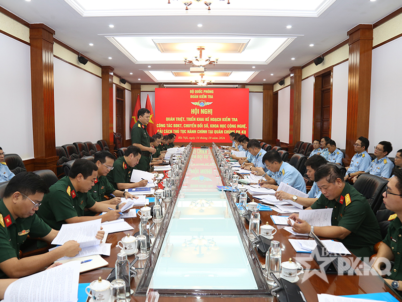 Bộ Quốc ph&ograve;ng Kiểm tra c&ocirc;ng t&aacute;c bảo đảm kỹ thuật, chuyển đổi số, khoa học c&ocirc;ng nghệ v&agrave; cải c&aacute;ch thủ tục h&agrave;nh ch&iacute;nh tại Qu&acirc;n chủng Ph&ograve;ng kh&ocirc;ng-Kh&ocirc;ng qu&acirc;n