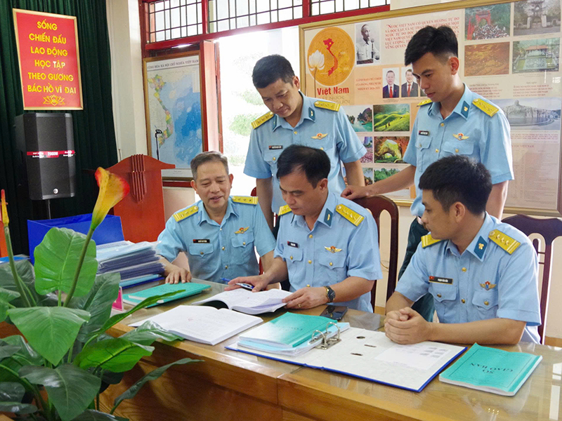 Quân chủng Phòng không-Không quân kiểm tra kết quả thực hiện nhiệm vụ chính trị và hoạt động công tác Đảng, công tác chính trị 6 tháng đầu năm 2026 tại Học viện Phòng không - Không quân