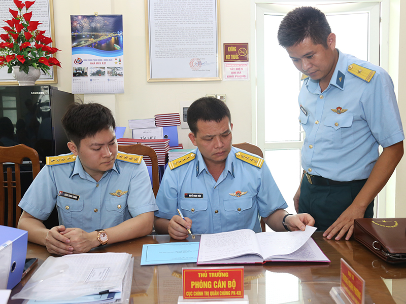Qu&acirc;n chủng Ph&ograve;ng kh&ocirc;ng-Kh&ocirc;ng qu&acirc;n kiểm tra, nắm t&igrave;nh h&igrave;nh hoạt động CTĐ, CTCT 6 th&aacute;ng đầu năm 2026 tại Nh&agrave; m&aacute;y A31.