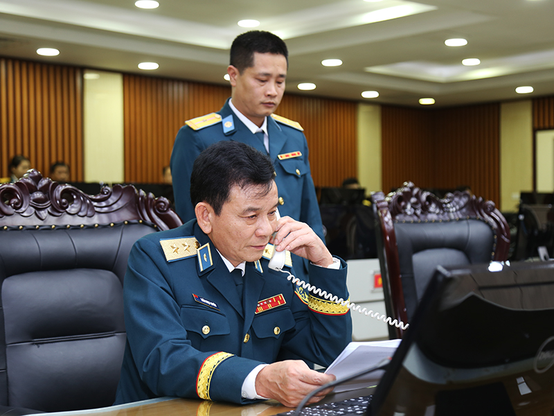 Thủ trưởng Bộ Tư lệnh Quân chủng Phòng không-Không quân kiểm tra nền nếp canh trực sẵn sàng chiến đấu và chúc Tết cán bộ, chiến sĩ các đơn vị