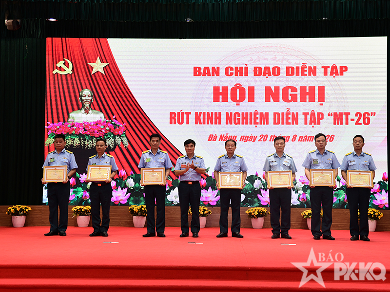 Qu&acirc;n chủng Ph&ograve;ng kh&ocirc;ng-Kh&ocirc;ng qu&acirc;n r&uacute;t kinh nghiệm Diễn tập &ldquo;MT-26&rdquo;