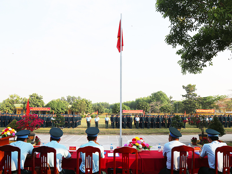 Sư đo&agrave;n 370 khai mạc huấn luyện chiến sĩ mới năm 2026