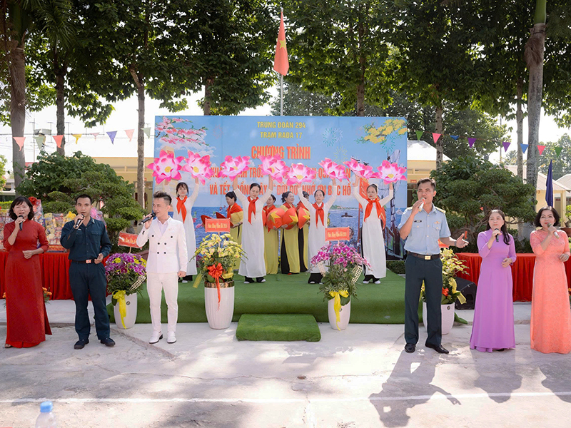 Trung đo&agrave;n 294 tổ chức Chương tr&igrave;nh &ldquo;Xu&acirc;n canh trời - Tết thắm t&igrave;nh qu&acirc;n d&acirc;n&rdquo; v&agrave; ph&aacute;t động &ldquo;Tết trồng c&acirc;y đời đời nhớ ơn B&aacute;c Hồ&rdquo; năm 2026