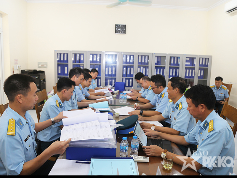 Qu&acirc;n chủng Ph&ograve;ng kh&ocirc;ng - Kh&ocirc;ng qu&acirc;n kiểm tra kết quả x&acirc;y dựng đơn vị vững mạnh to&agrave;n diện &ldquo;mẫu mực, ti&ecirc;u biểu&rdquo; năm 2026 tại Nh&agrave; m&aacute;y A29 v&agrave; Kho K334.