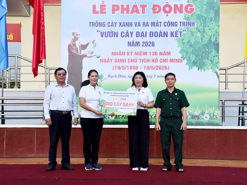Phường Rạch Dừa, TP Hồ Chí Minh phối hợp với Trung đoàn 261 phát động trồng cây xanh và ra mắt Công trình “Vườn cây đại đoàn kết” năm 2026