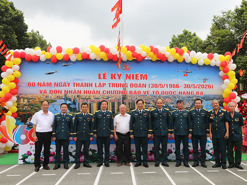 Trung đo&agrave;n 263 kỷ niệm 60 năm ng&agrave;y truyền thống v&agrave; đ&oacute;n nhận Hu&acirc;n chương Bảo vệ Tổ quốc hạng Ba