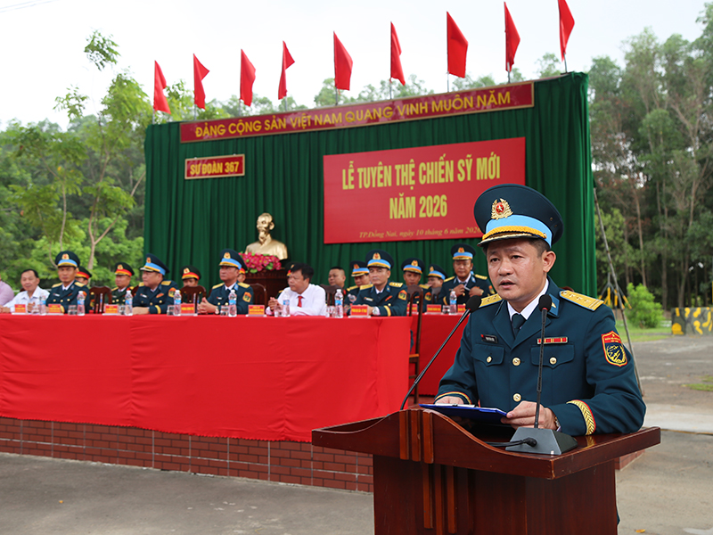 Các đơn vị trong Quân chủng Phòng không-Không quân tổ chức Lễ tuyên thệ chiến sĩ mới năm 2026