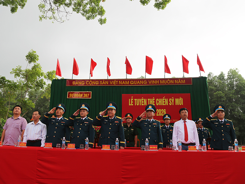 Các đơn vị trong Quân chủng Phòng không-Không quân tổ chức Lễ tuyên thệ chiến sĩ mới năm 2026