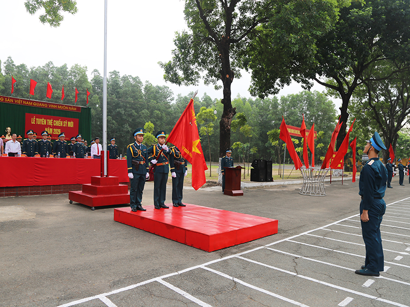 Các đơn vị trong Quân chủng Phòng không-Không quân tổ chức Lễ tuyên thệ chiến sĩ mới năm 2026