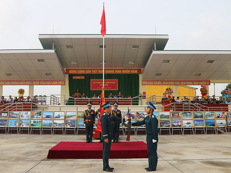 Các đơn vị trong Quân chủng Phòng không-Không quân tổ chức Lễ tuyên thệ chiến sĩ mới năm 2026