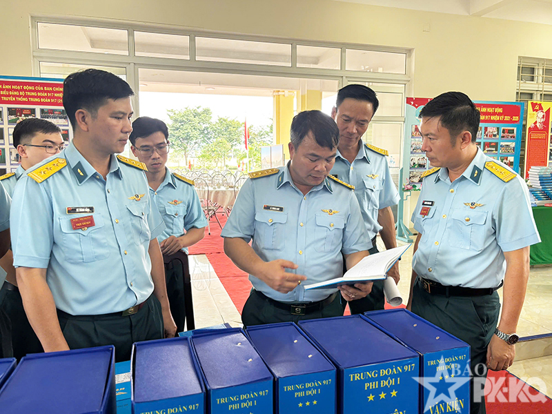 Qu&acirc;n chủng Ph&ograve;ng kh&ocirc;ng - Kh&ocirc;ng qu&acirc;n kiểm tra kết quả x&acirc;y dựng đơn vị vững mạnh to&agrave;n diện &ldquo;mẫu mực, ti&ecirc;u biểu&rdquo; năm 2026 tại Sư đo&agrave;n 370 v&agrave; Nh&agrave; m&aacute;y A41