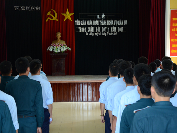 Các đơn vị thuộc Sư đoàn 372 và Sư đoàn 372 tổ chức tiễn quân nhân hoàn thành nghĩa vụ quân sự